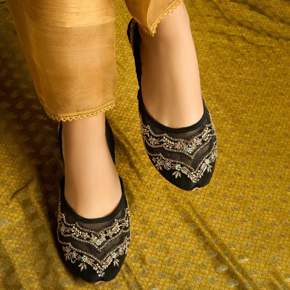 Bareera (Black)