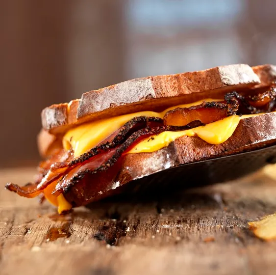 Nueske's Pepper Coated Bacon 8oz