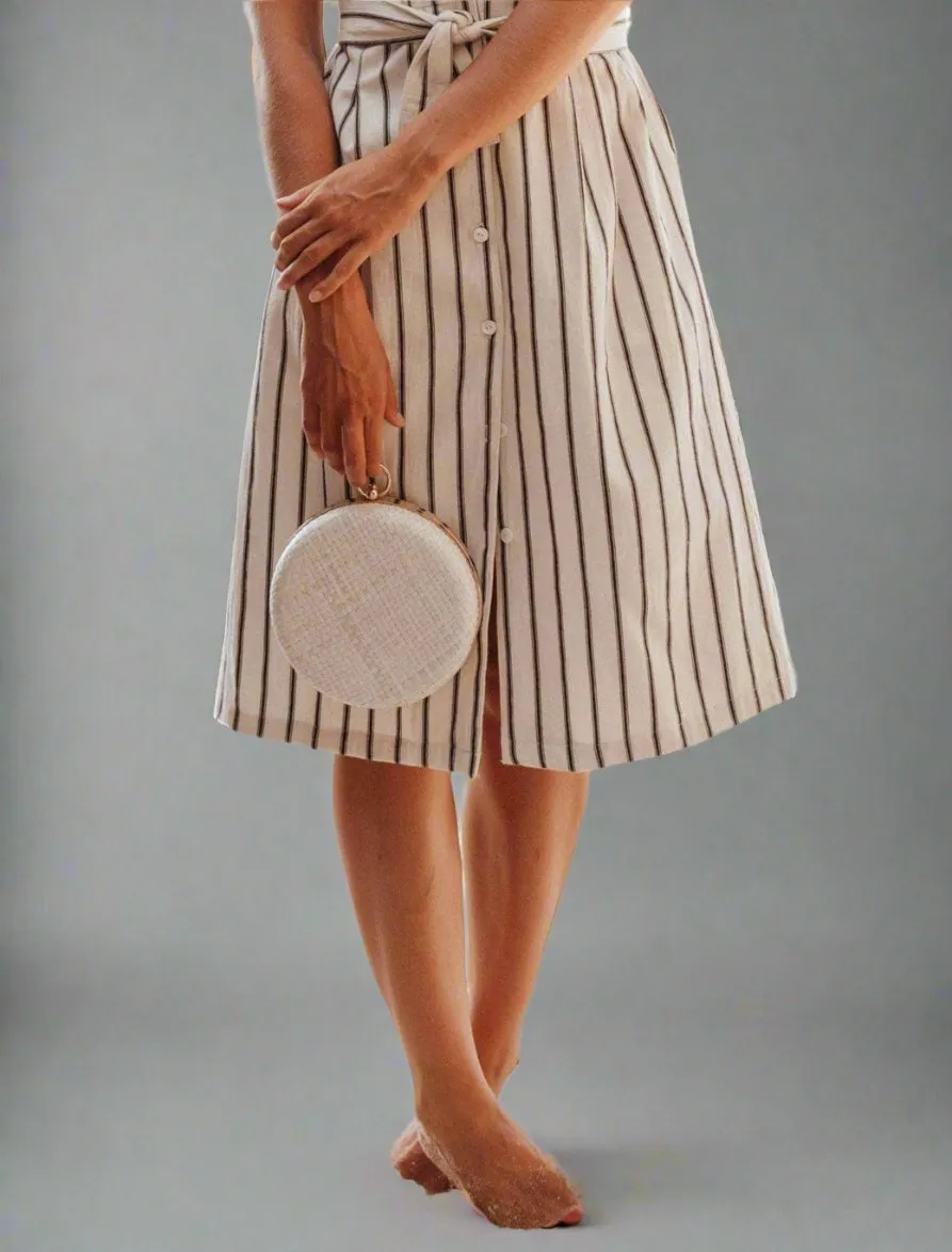 Timeless Elegance: Woven Pandan Hard Clutch